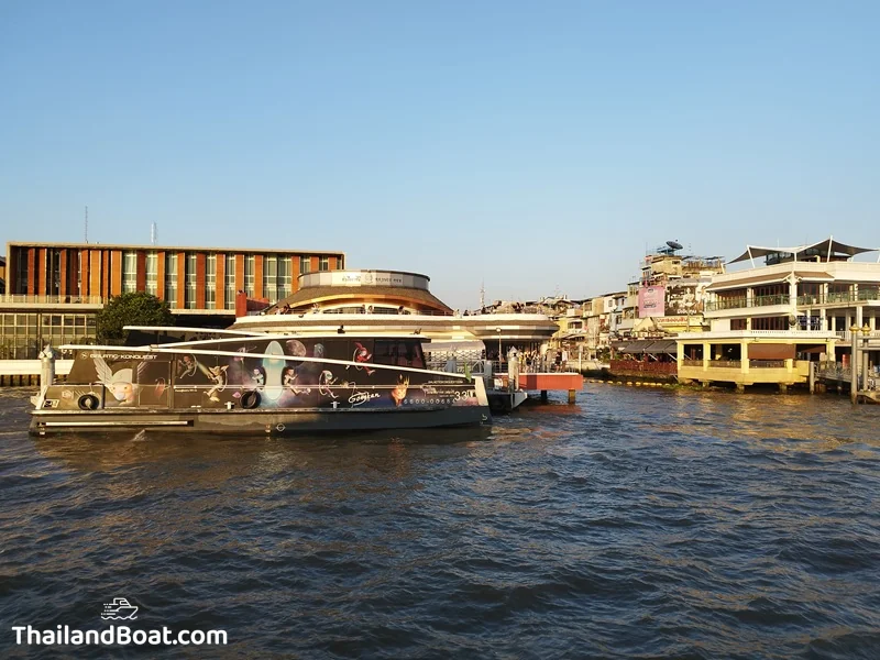 Rajinee Pier in Bangkok