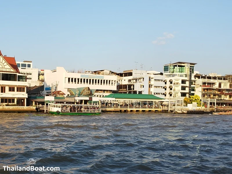 Ratchawong Pier