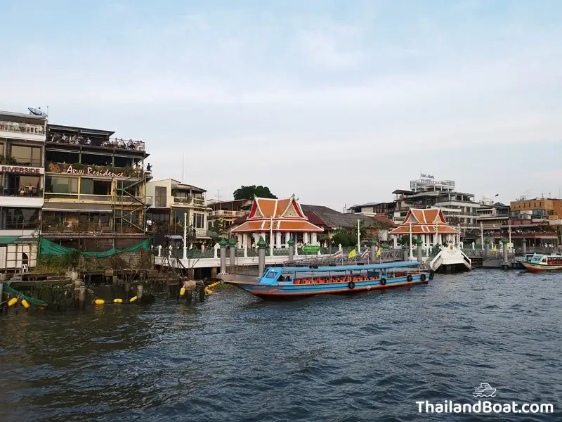 Boat at Wat Pho Pier